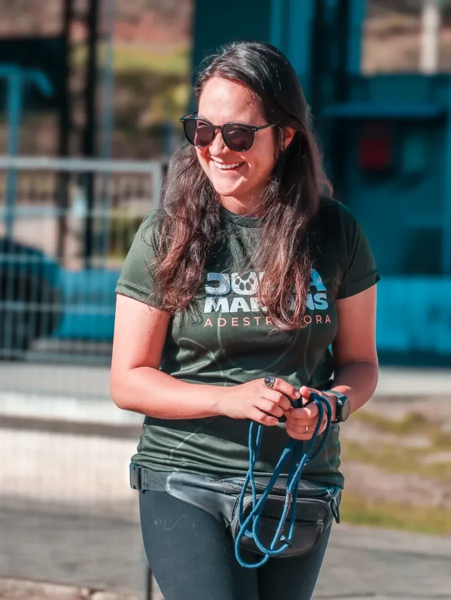 Júlia Martins durante um atendimento